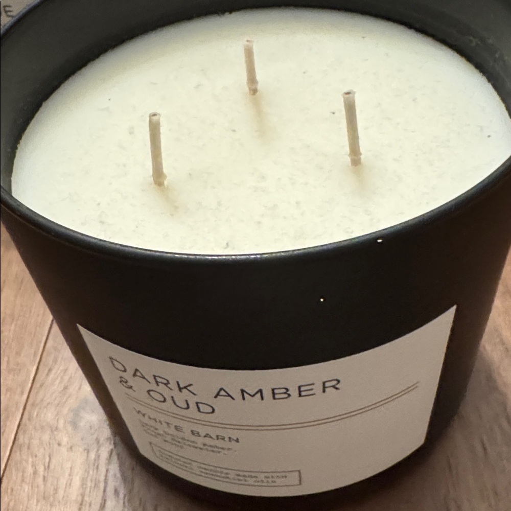 BBW / White Barn New 3-Wick Candle, Dark Oud & Amber - Discontinued - Picture 2 of 5